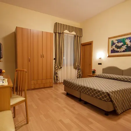 Luca Ξενοδοχείο 3*
