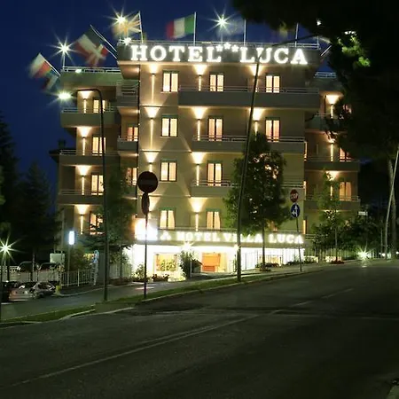 韦拉卢卡酒店 酒店