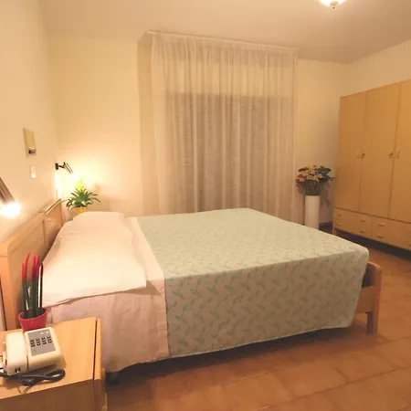 酒店 韦拉卢卡酒店 3*
