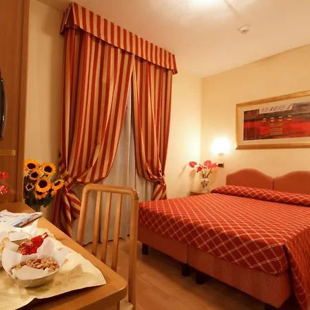 Luca Hotel 3*