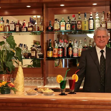 酒店 韦拉卢卡酒店